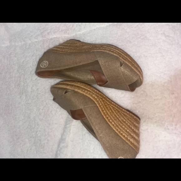 Tory Burch Wedges 8.5 - Picture 2 of 2